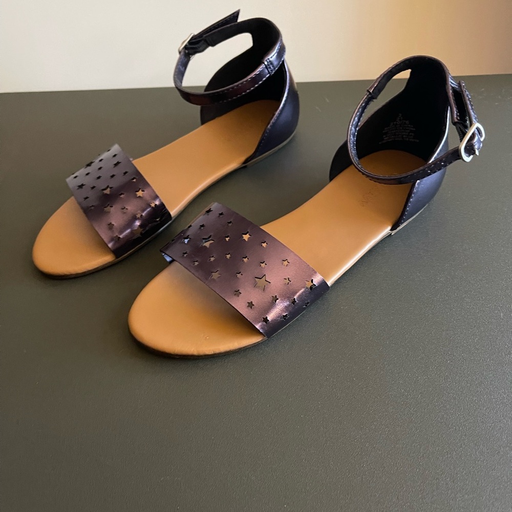 Old Navy - Purple Sandals Size 2 ~ Stars ~ Metallic Eggplant